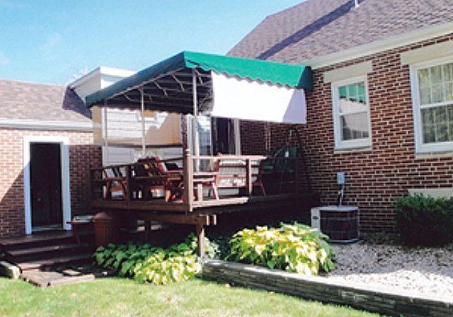 2nd image of 784 Maple St
