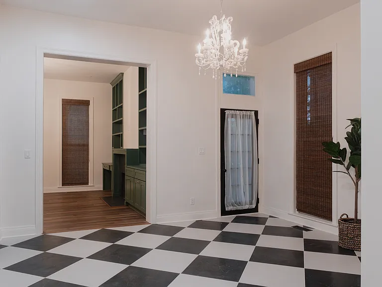 1413 Columbia St #1 — Photo 5