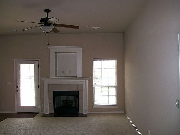 5th image of 25643 Blackberry Blvd