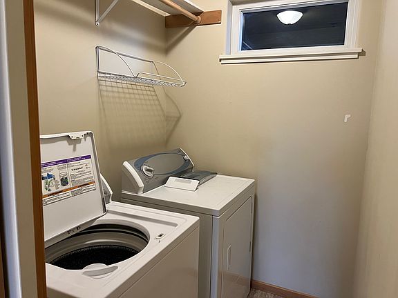5th image of 1335 Dakota St #11536303