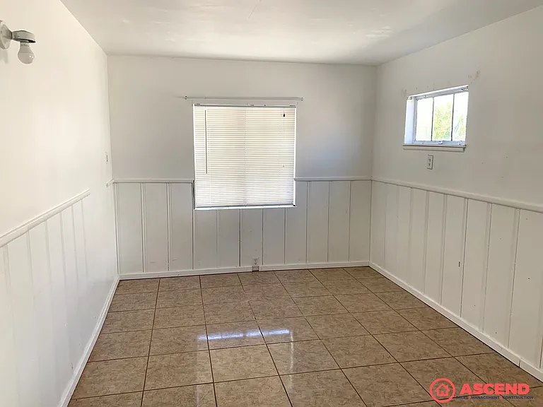 1501 Sheila St — Photo 6