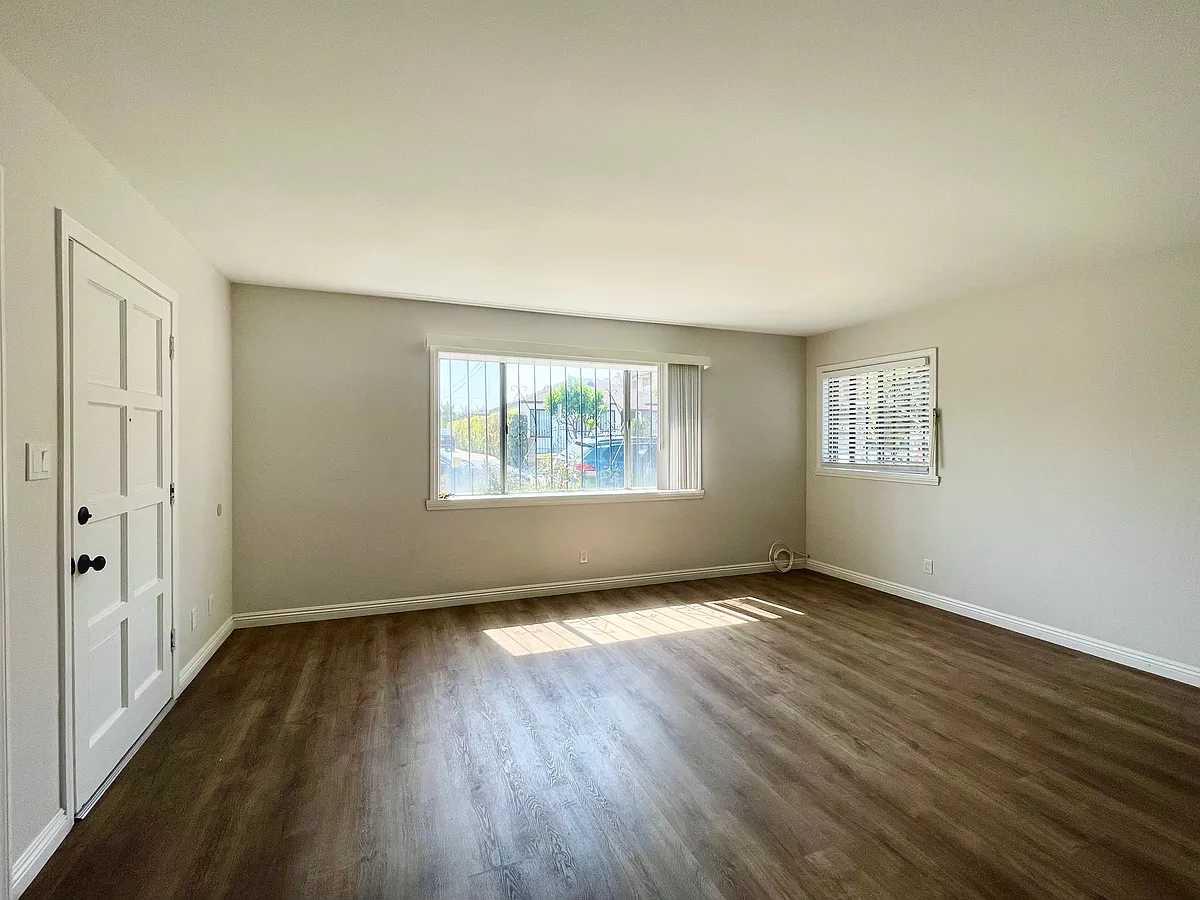 Building Photo - 216 N Rural Dr #A