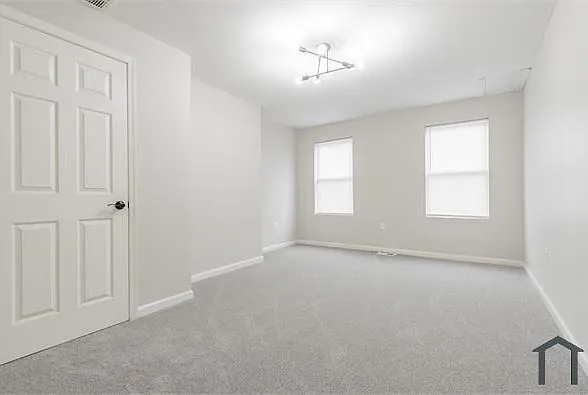 1235 N Bond St — Photo 10