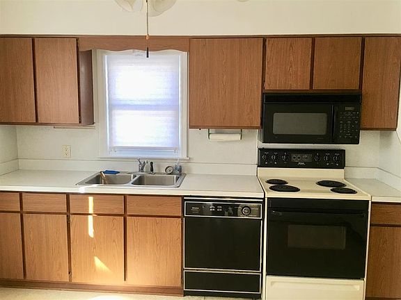 2nd image of 5011 Church St