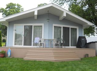 8028 E North Rd, Syracuse, IN 46567