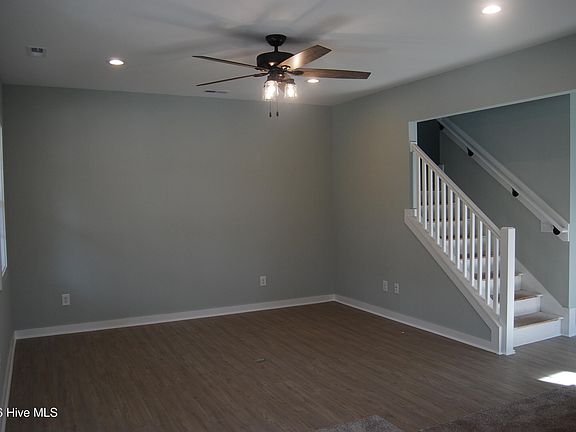 3rd image of 1178 Grace Road