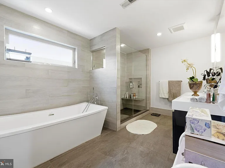 1341 S Garnet St — Photo 27