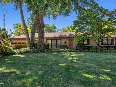 2014 S Valley View Dr, Saint Joseph, MI, 49085