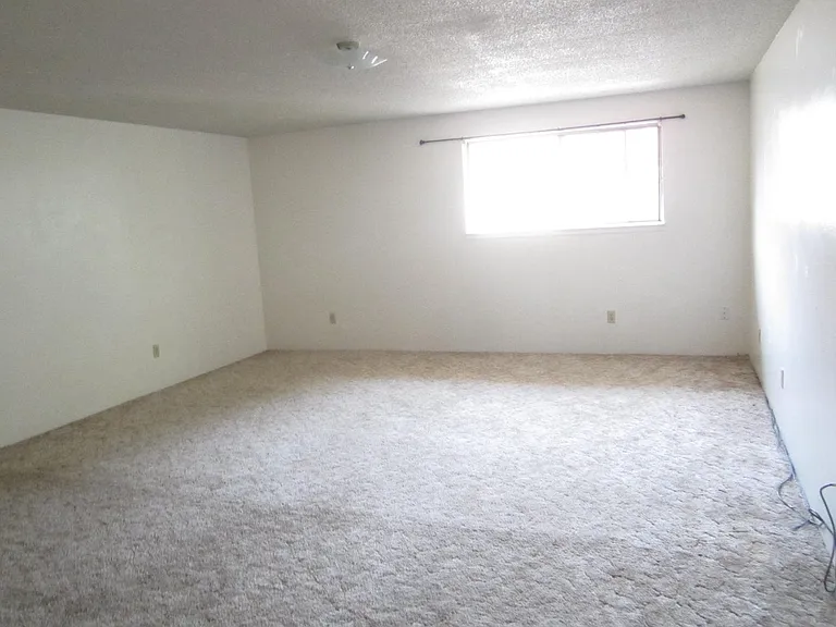 77 California St — Photo 3