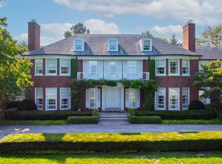 309 Lake Shore Rd, Grosse pointe farms, MI 48236