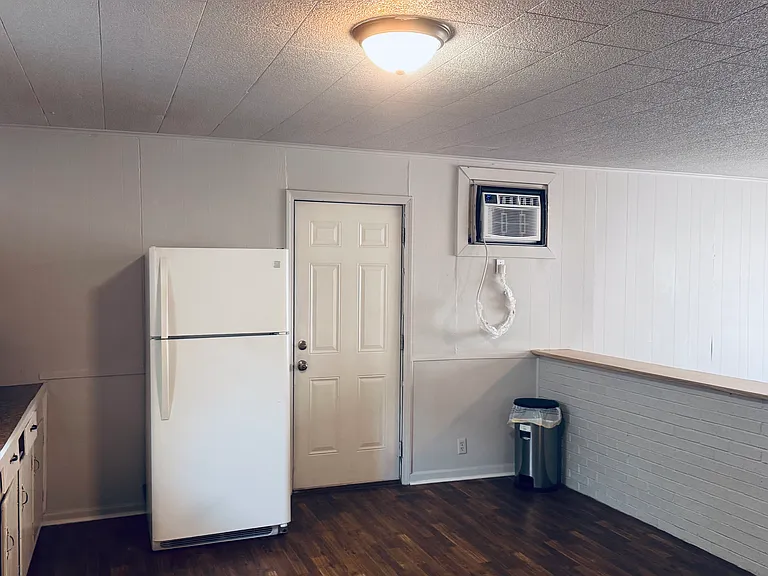 880 W Verdine St — Photo 10