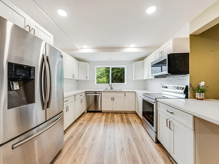 2465 Lamaku Pl — Photo 6