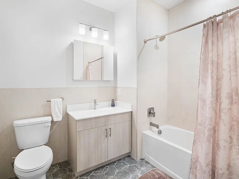 Metro526 Luxury Apartments — Photo 12