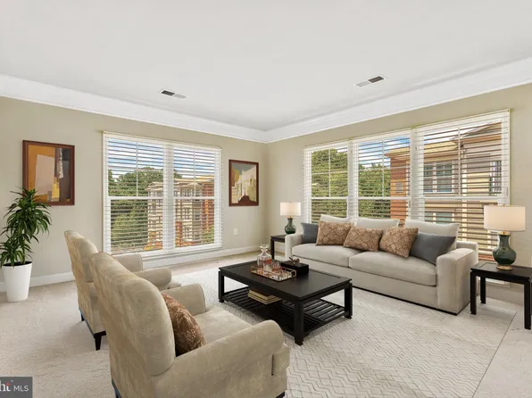 2903 Saintsbury Plz APT 407, Fairfax, VA 22031