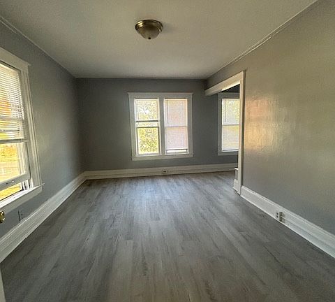 3rd image of 105 N Hamilton St APT 5