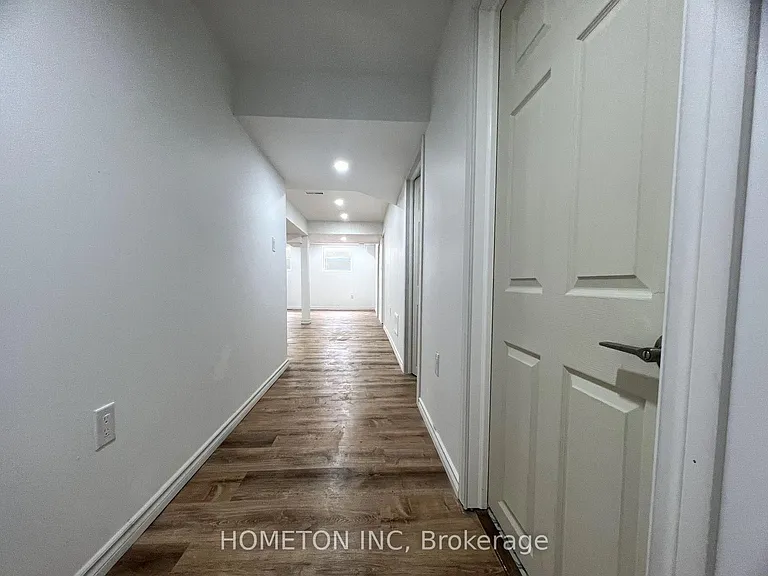 4 Pridham Pl #BASEMENT — Photo 2