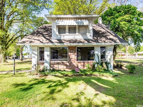 301 NE 3rd St, England, AR 72046