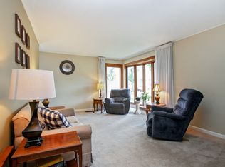 2701 Campbell St, Rolling Meadows, IL 60008