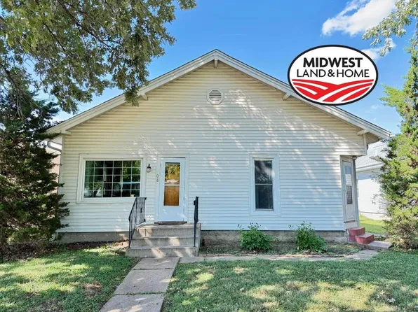 408 Elm St, Marysville, KS 66508