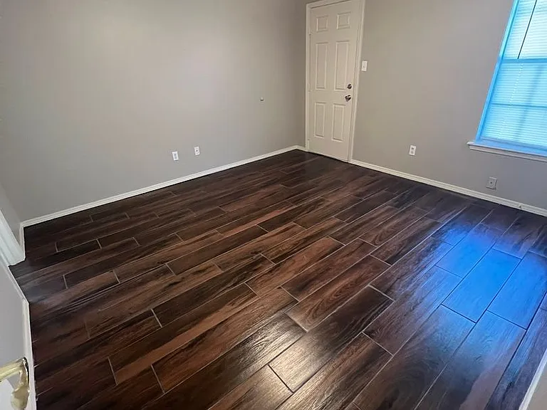 1703 Wilder Ln — Photo 4