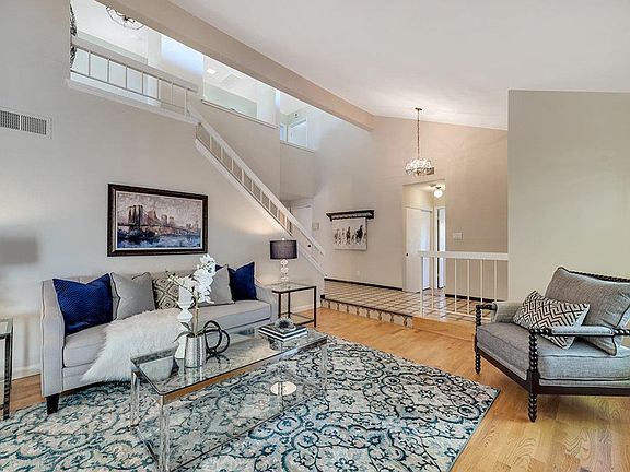 4th image of 2416 Apsis Ave