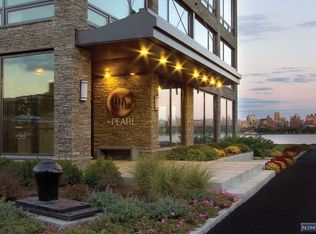 9 Somerset Ln #202, Edgewater, NJ 07020