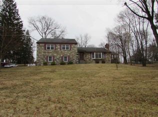 2705 Lundy Ln, Huntingdon Valley, PA 19006