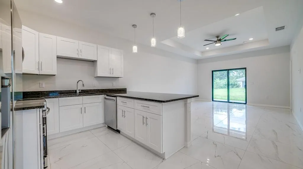 4864 Golfview Blvd — Photo 3