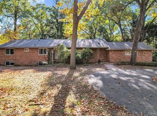 1731 Lone Pine Rd, Bloomfield Hills, MI 48302