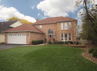 2214 Embden Ln, Wheaton, IL 60189