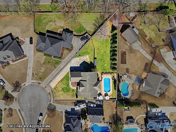 2nd image of 203 Lake Carmel Ct