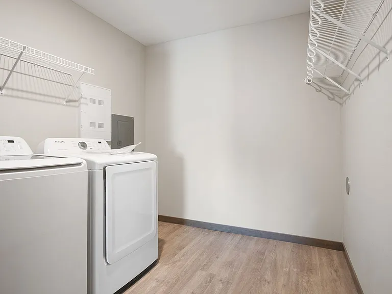 786 Peregrine Cir — Photo 53