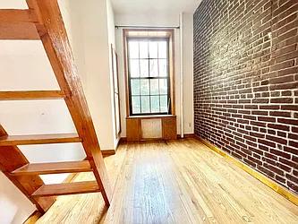 Rented by HOLTON REAL ESTATE INC.