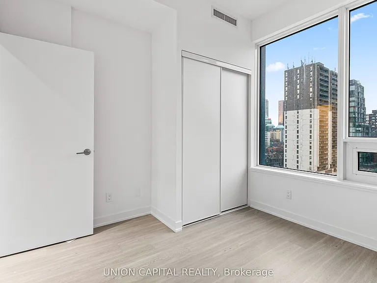 8 Wellesley St W #1007 — Photo 12