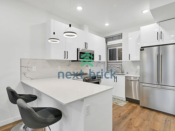3rd image of 12309B 15th Ave NE