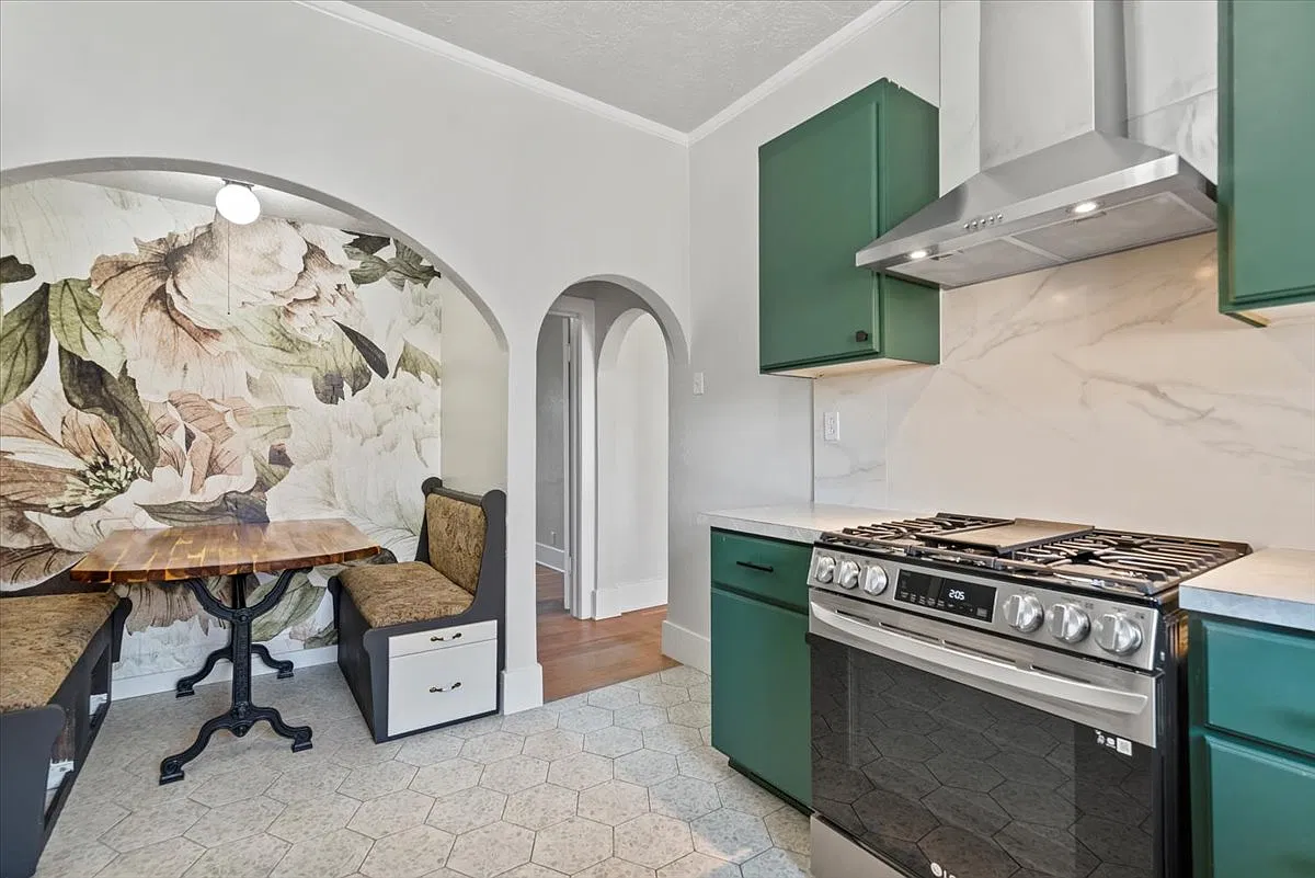 21 E State Ave — Photo 3
