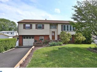 825 Wood Rd, Oakford, PA 19053
