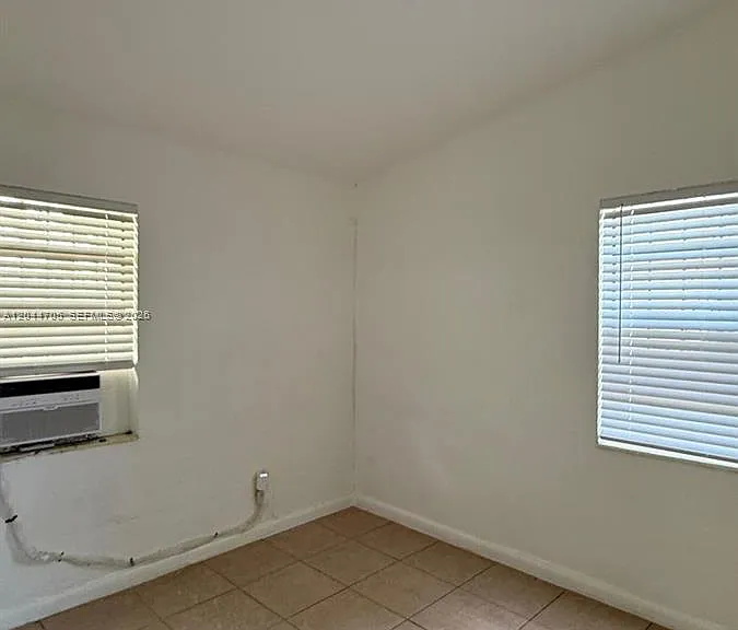 1525 NW 18th Ct — Photo 6