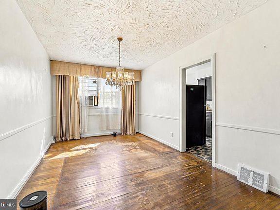 4th image of 1744 S Edgewood St