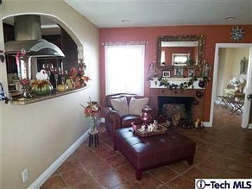 4th image of 11123 Califa St
