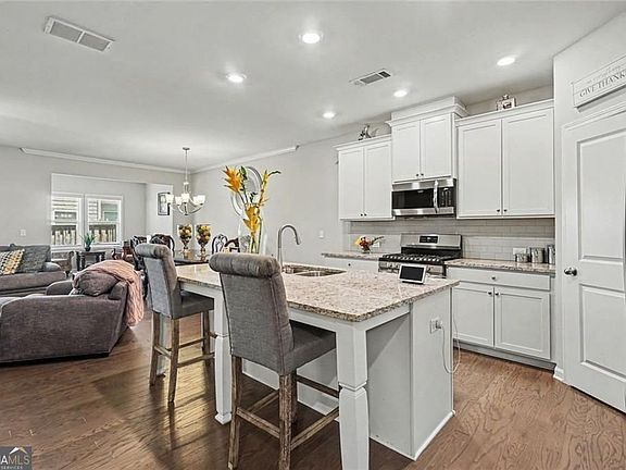 4th image of 515 Elm Bluff Way