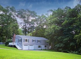 120 1/2 E Rocks Rd, Norwalk, CT 06851