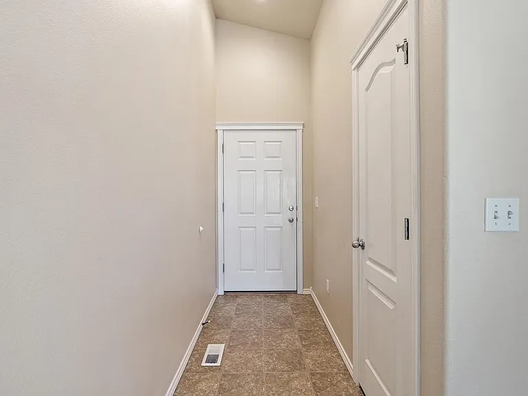 17885 Monarch Way — Photo 3