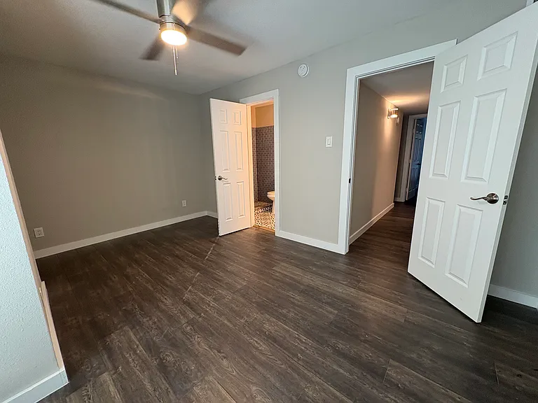 206 Rolling Hills Pl — Photo 18