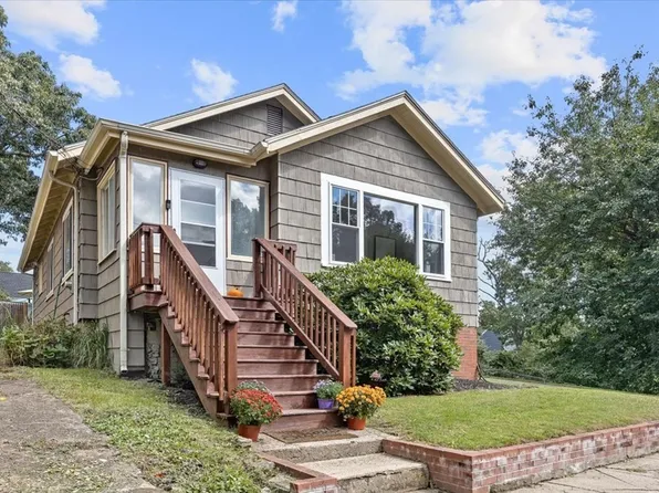 5 Englewood Ave E, Randolph, MA 02368