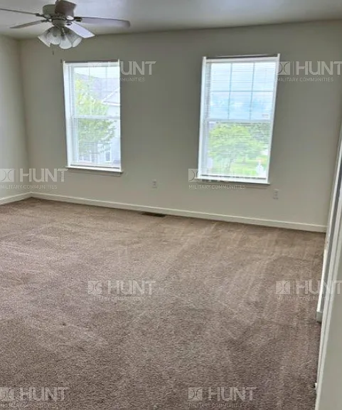 421 New York Dr — Photo 4