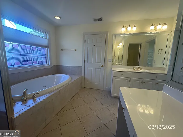 612 Banbury Ct — Photo 24