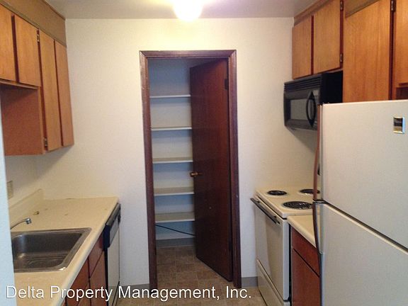 3rd image of 1270 Cedar Ave APT 3