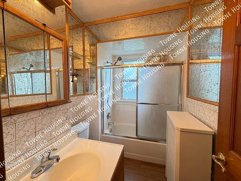 144 Lovering Ave #UPPER — Photo 10