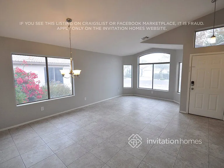 3034 E Captain Dreyfus Ave — Photo 2